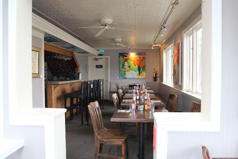 Outlook Inn On Orcas Island image