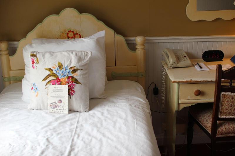 Outlook Inn On Orcas Island image