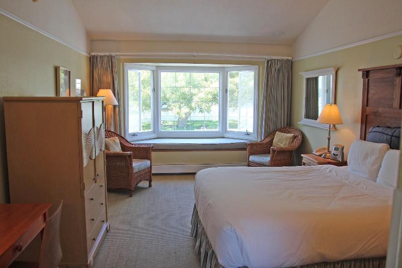 Outlook Inn On Orcas Island image