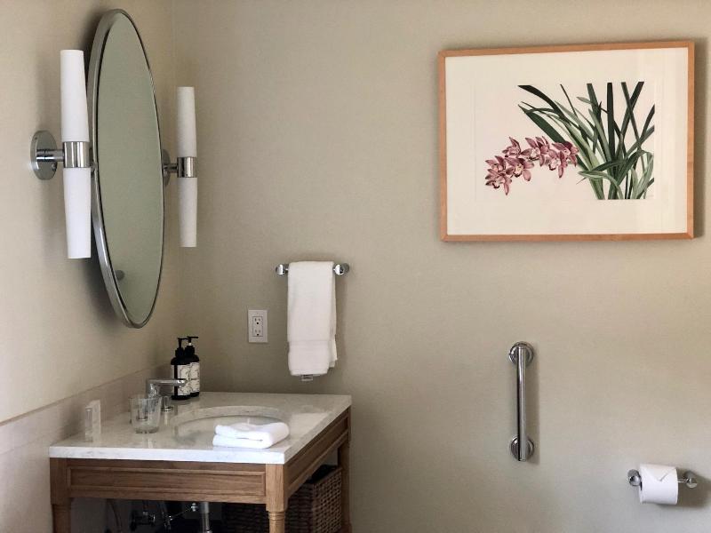 Outlook Inn On Orcas Island image