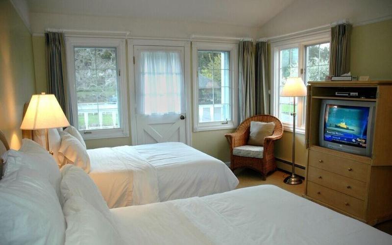 Outlook Inn On Orcas Island image