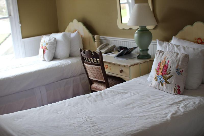 Outlook Inn On Orcas Island image