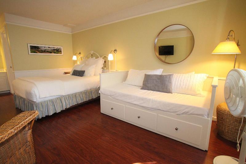 Outlook Inn On Orcas Island image