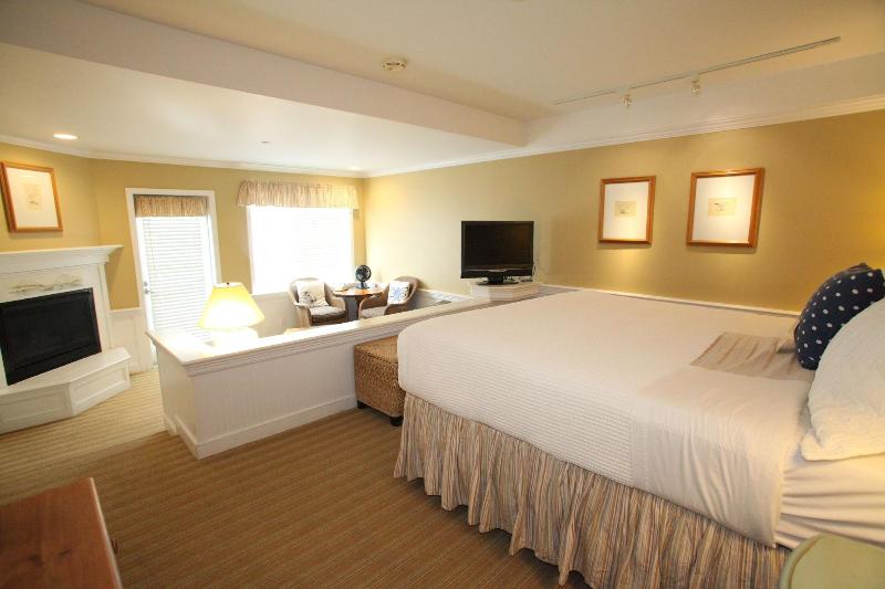 Outlook Inn On Orcas Island image