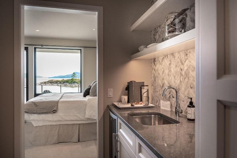 Outlook Inn On Orcas Island image