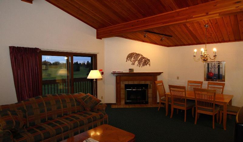 Par 5 Resort image