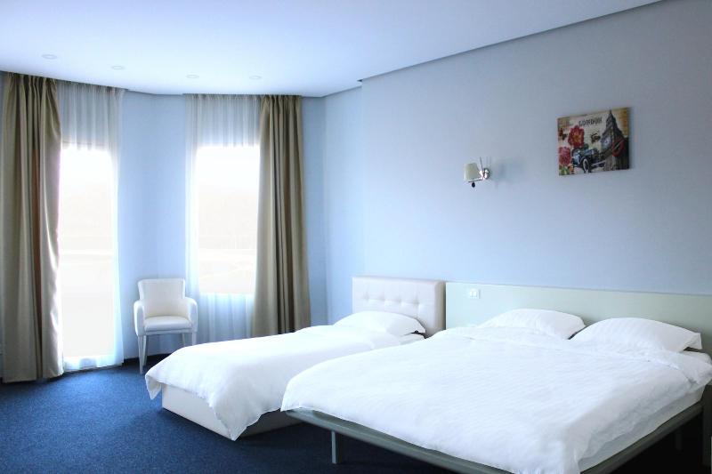 Gardenland Resort image