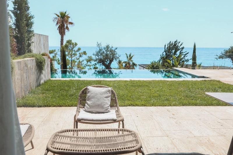 Drymades Inn Resort image