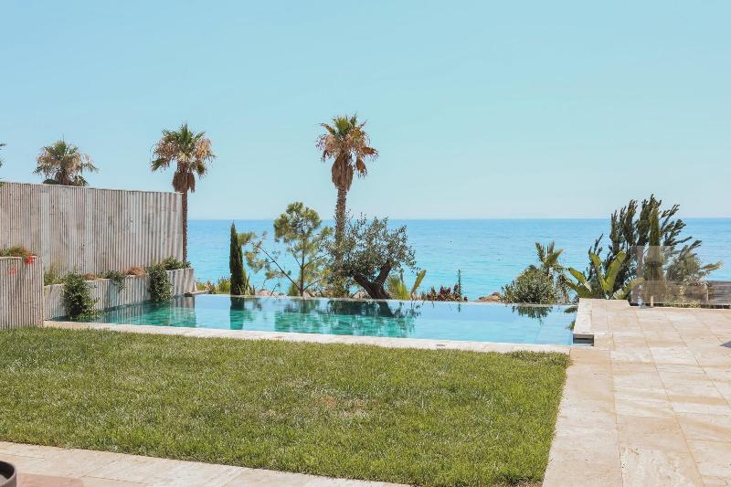 Drymades Inn Resort image