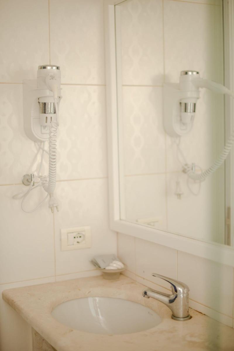 Drymades Inn Resort image