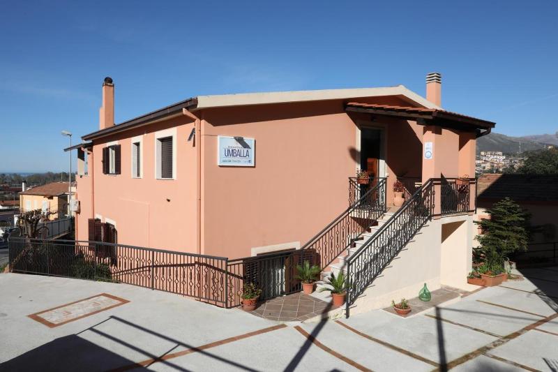 B&B Umballa image