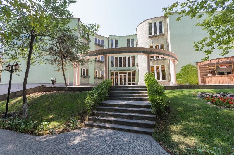 Green Palace Hotel image