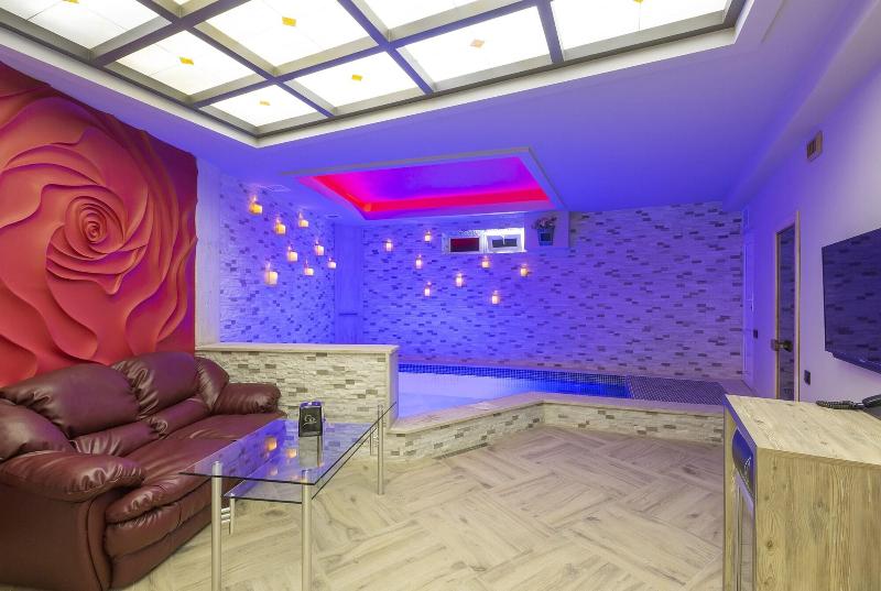 Green Palace Hotel image