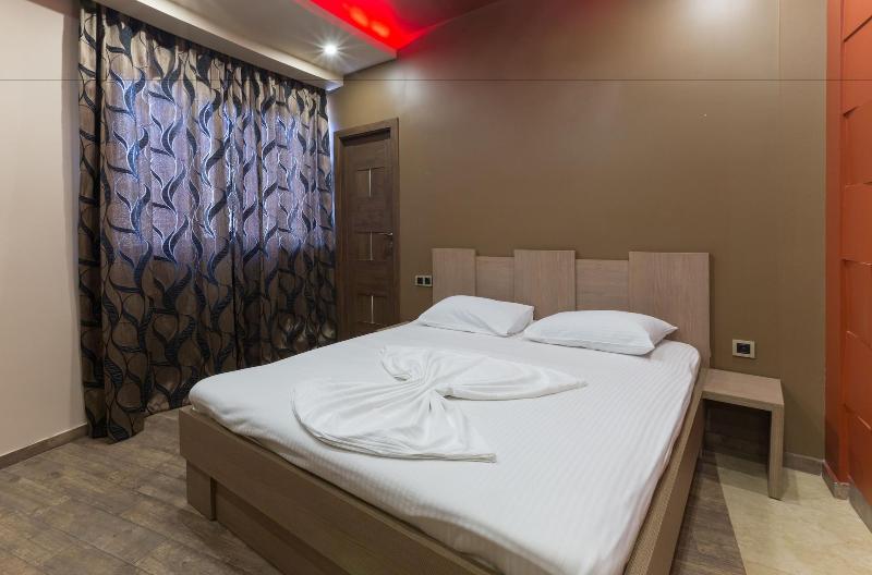Green Palace Hotel image