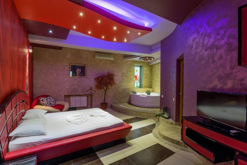 Green Palace Hotel image