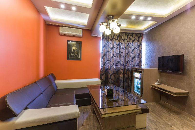 Green Palace Hotel image