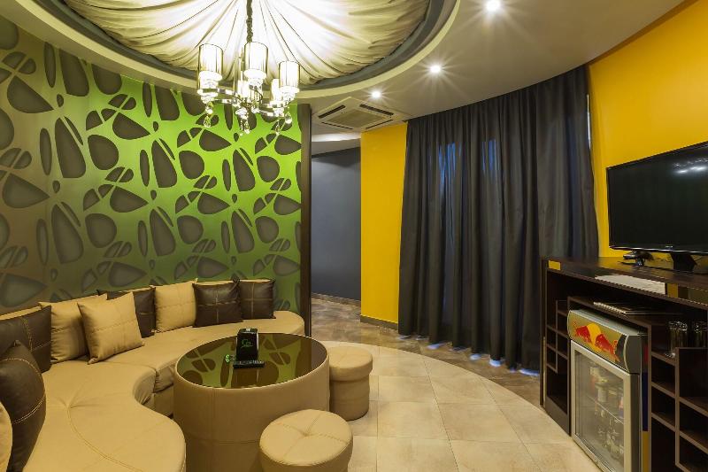 Green Palace Hotel image