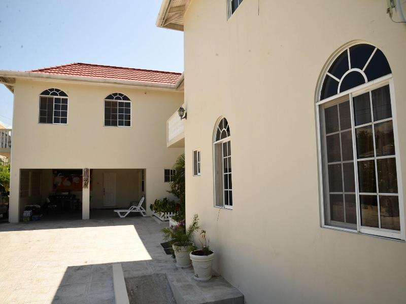 Retreat Guesthouse Luxury Suites image