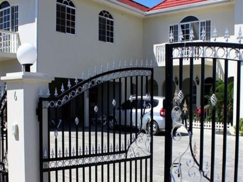Retreat Guesthouse Luxury Suites image