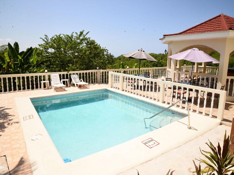 Retreat Guesthouse Luxury Suites image