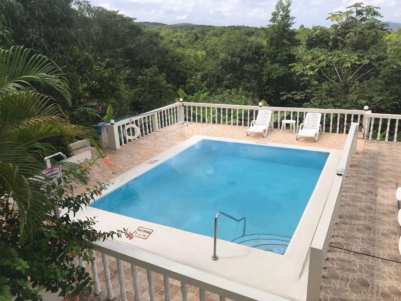 Retreat Guesthouse Luxury Suites image