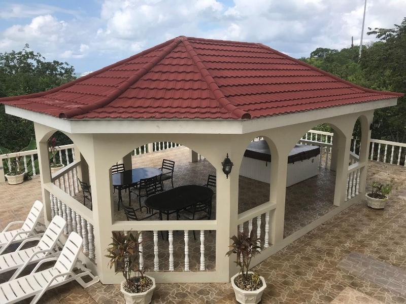 Retreat Guesthouse Luxury Suites image