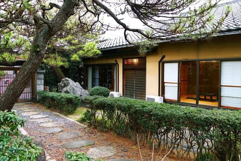 Karasawa Inn