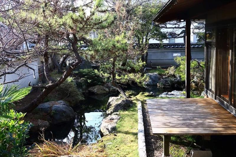 Karasawa Inn