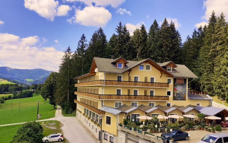 Boutique-Hotel LiebesNesterl Bergwirt image