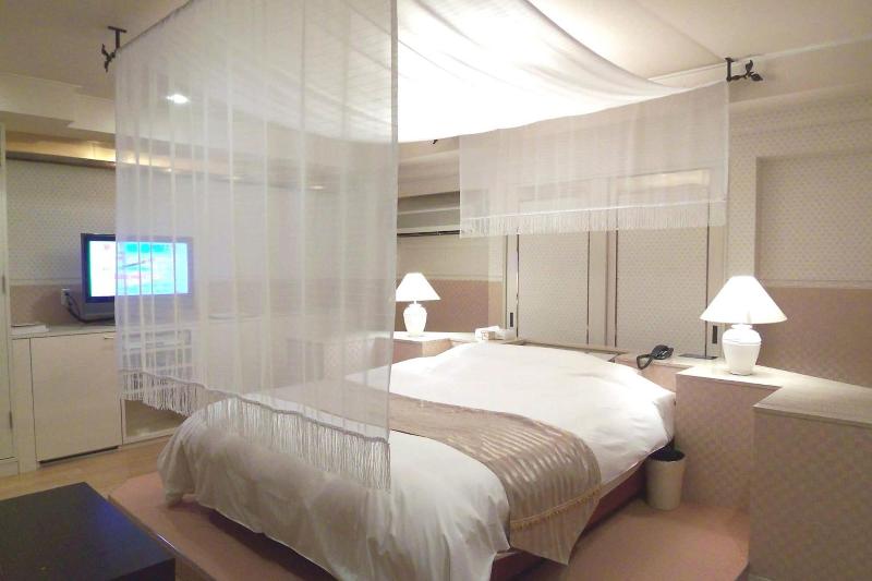 Hotel Sweets Only Adults - Image 5