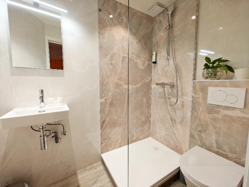 Hotel Cardiff image