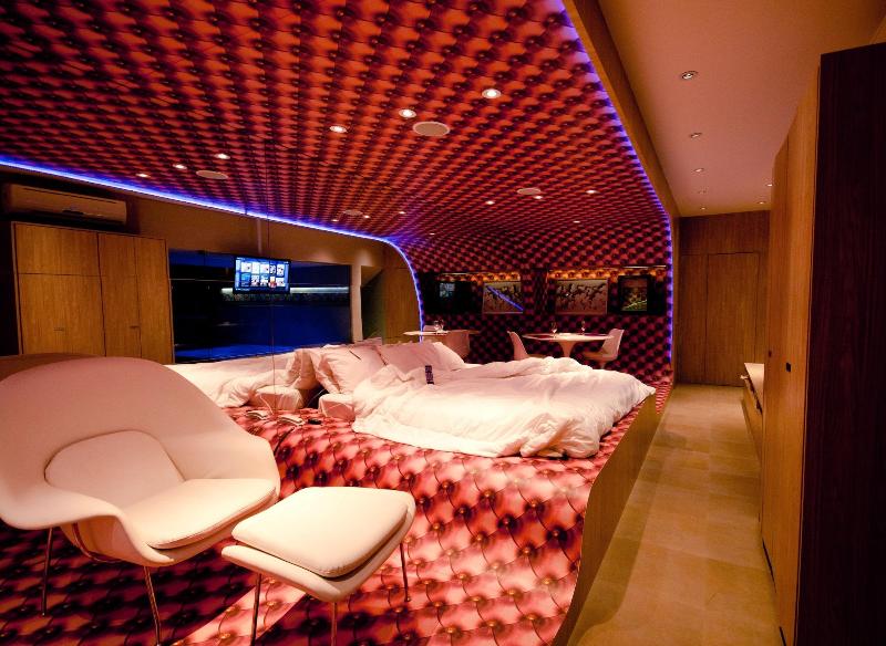 Lush Motel image