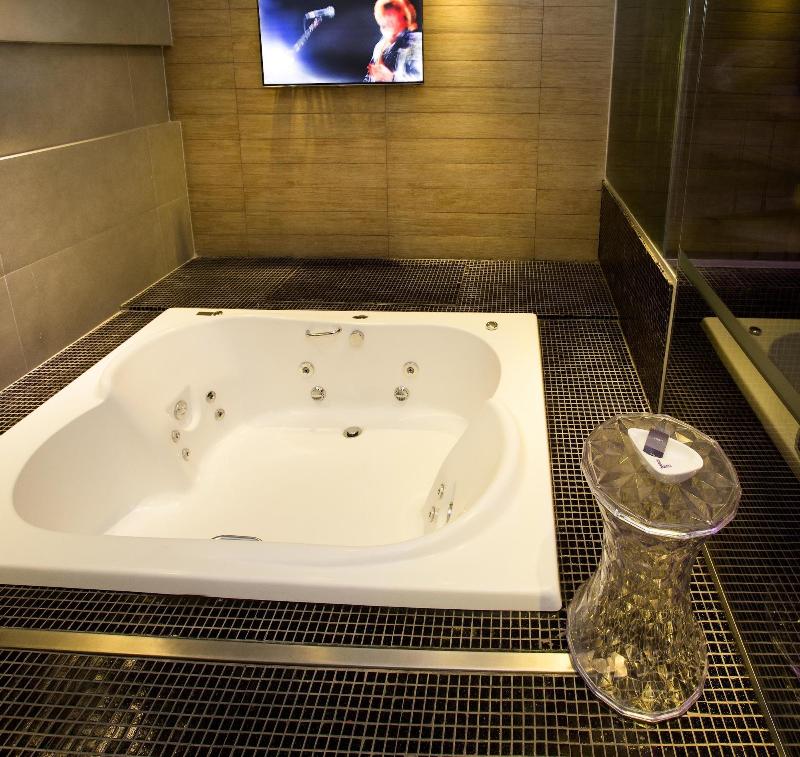 Lush Motel image