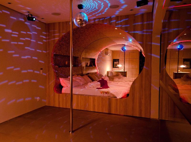 Lush Motel image