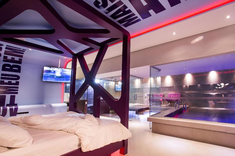Lush Motel image