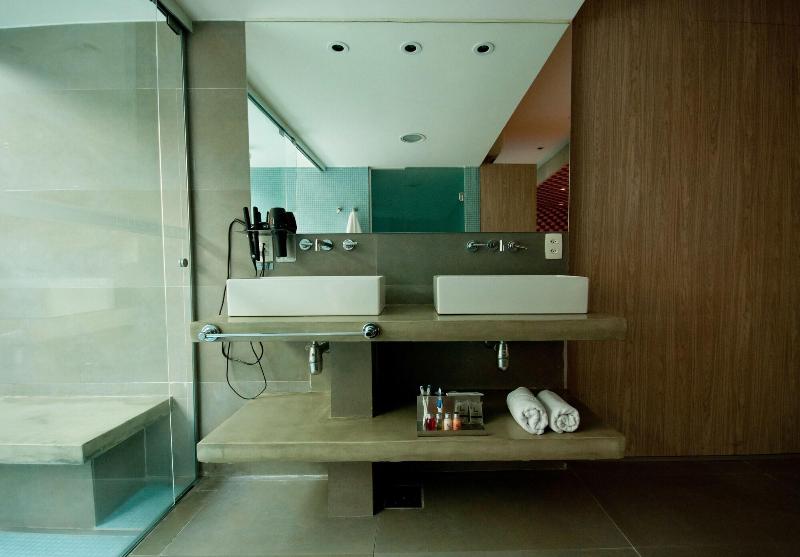 Lush Motel image