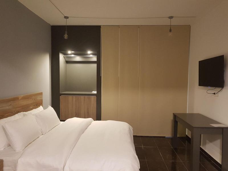 B Residence image