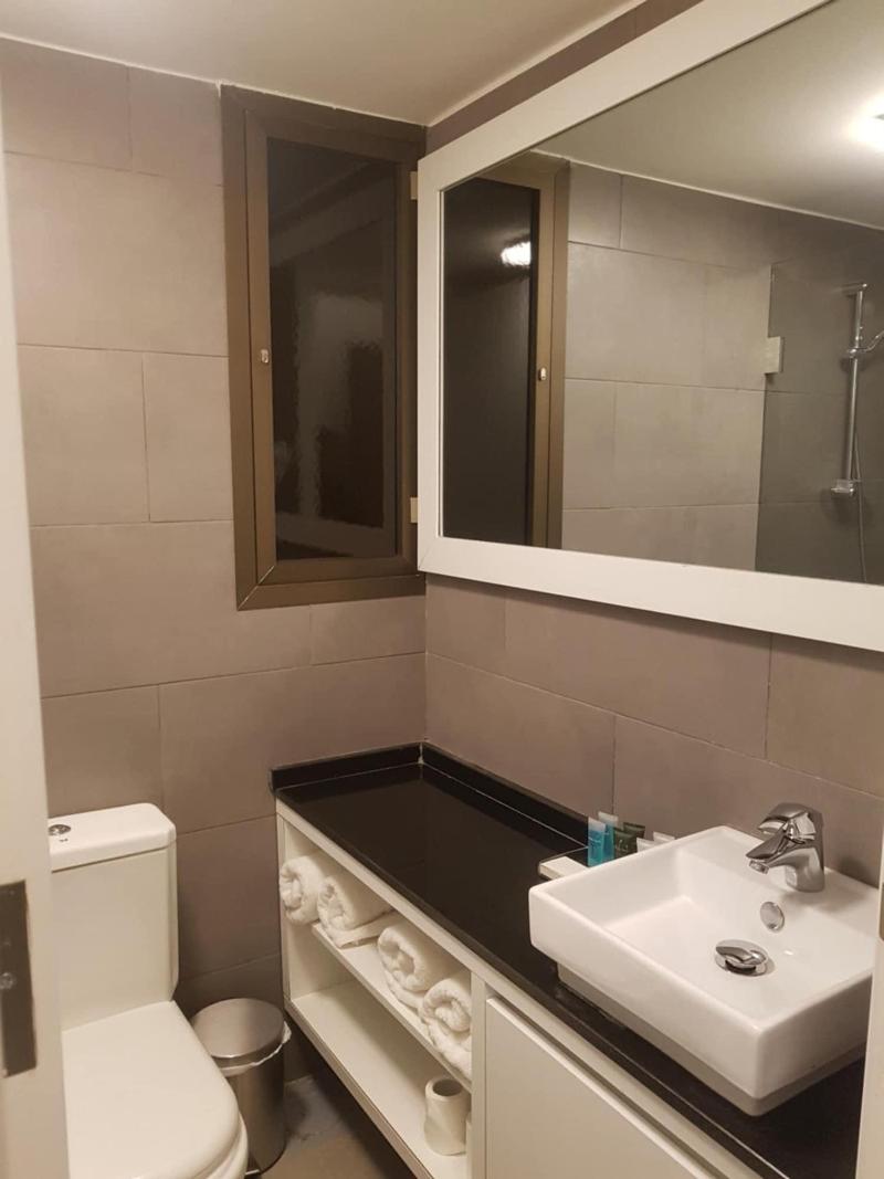 B Residence image