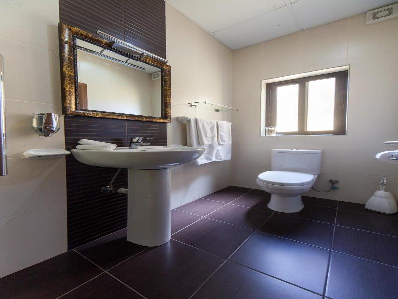 Port View Guest House image