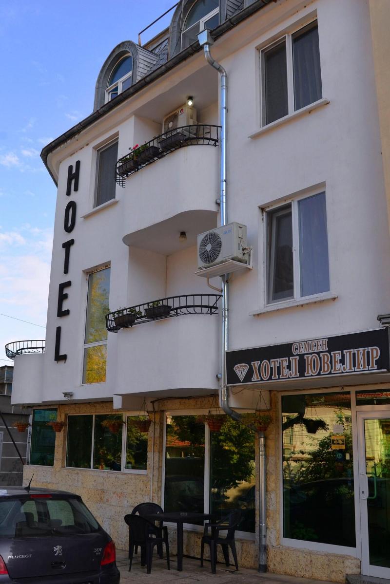 Hotel Jeweller image