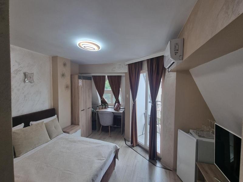 Hotel Jeweller image