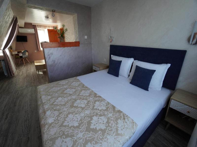 Hotel Jeweller image