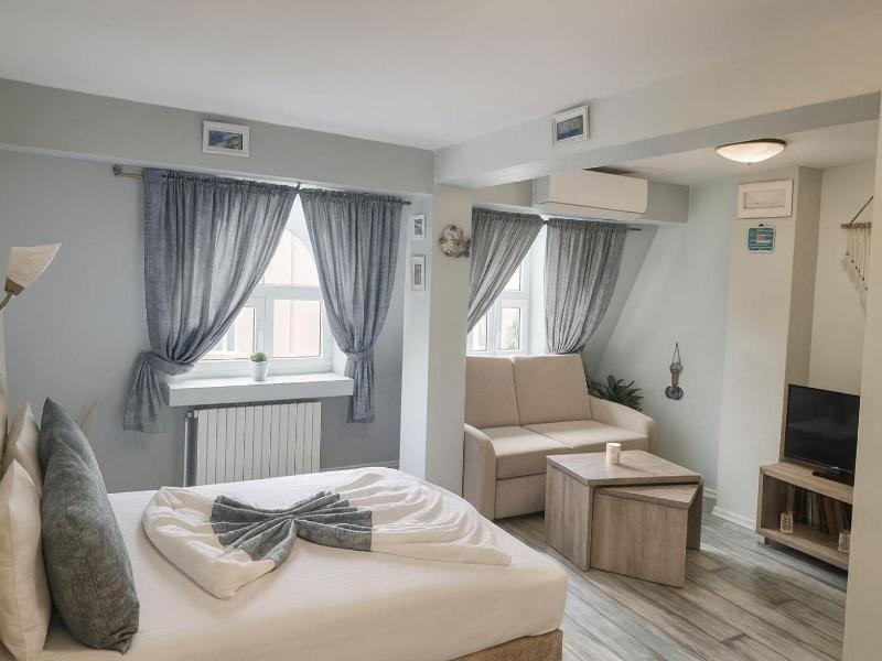Hotel Jeweller image