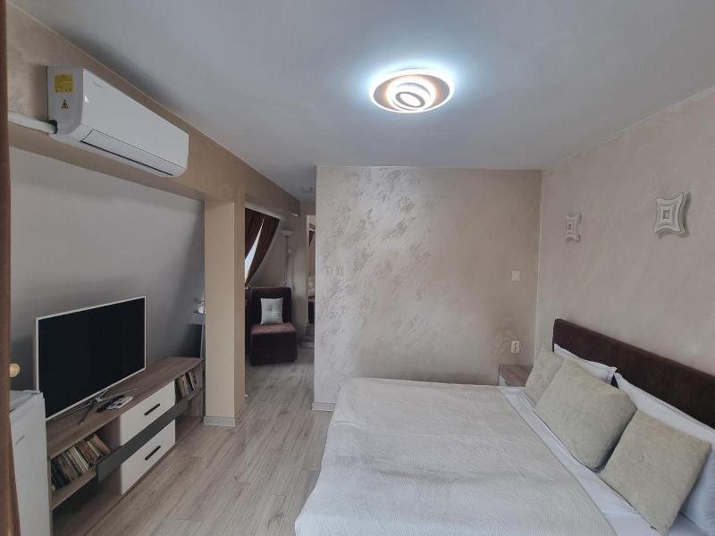Hotel Jeweller image