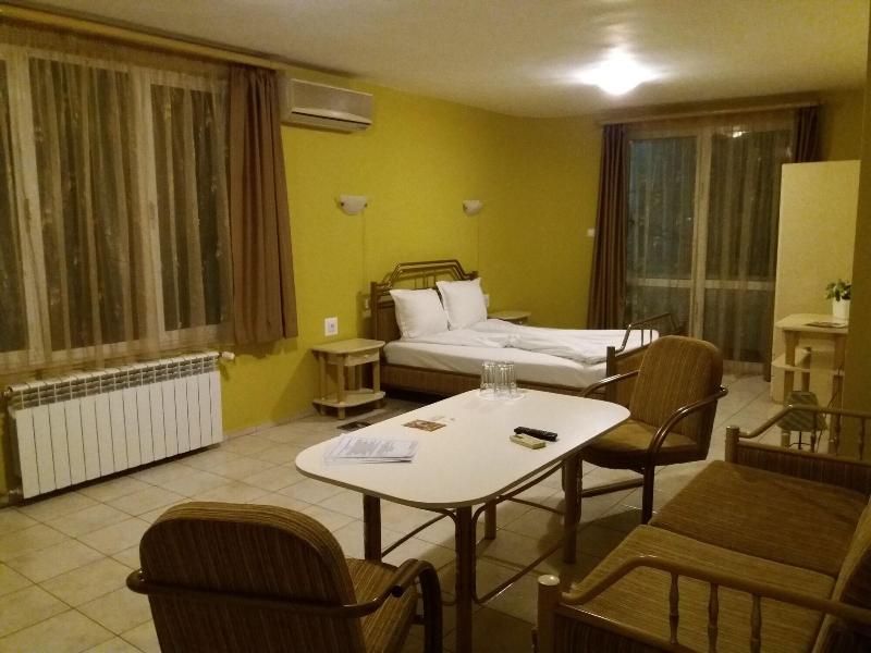 Hotel Jeweller image