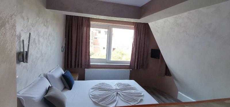 Hotel Jeweller image