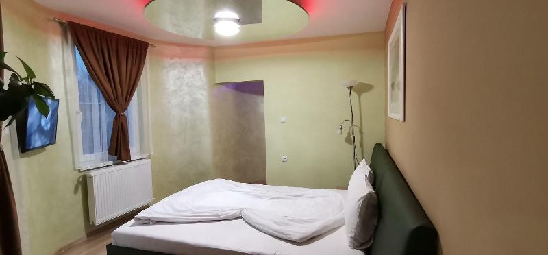 Hotel Jeweller image
