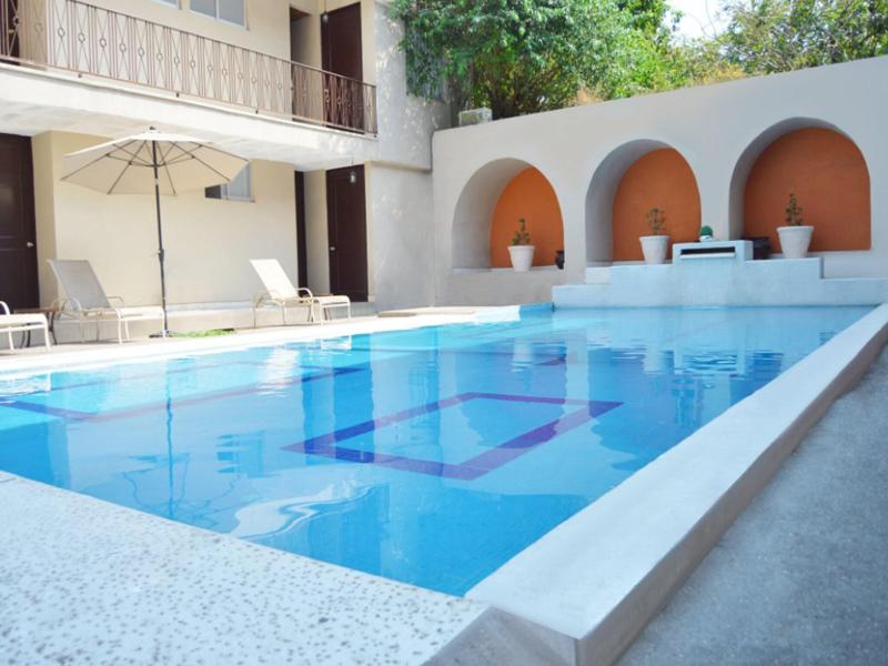 Hotel Zirahuen image