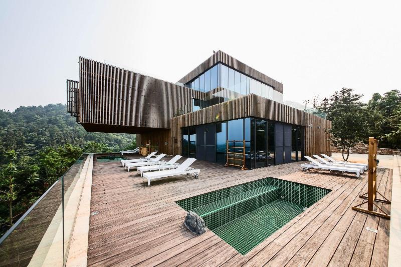 Meijie Mountain Hotspring Resort image