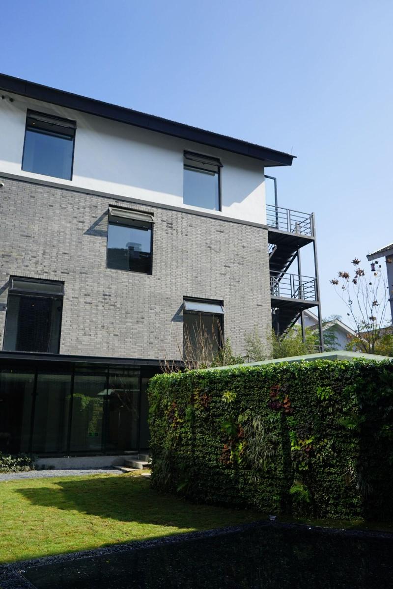 Seclusive Life in Jiangnan •Canal Yard image
